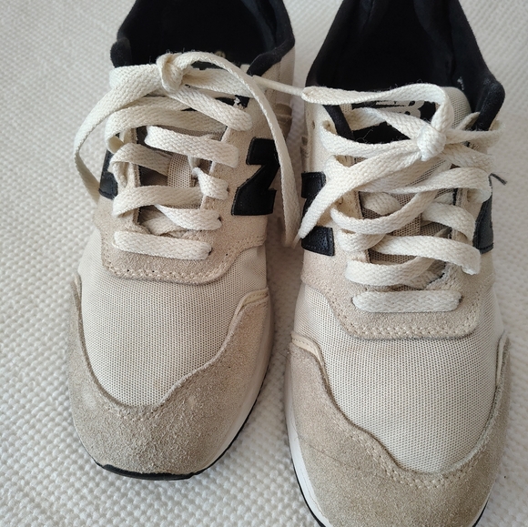 New Balance  X 70  Beige and Black Sneakers Size 7 - Picture 2 of 8